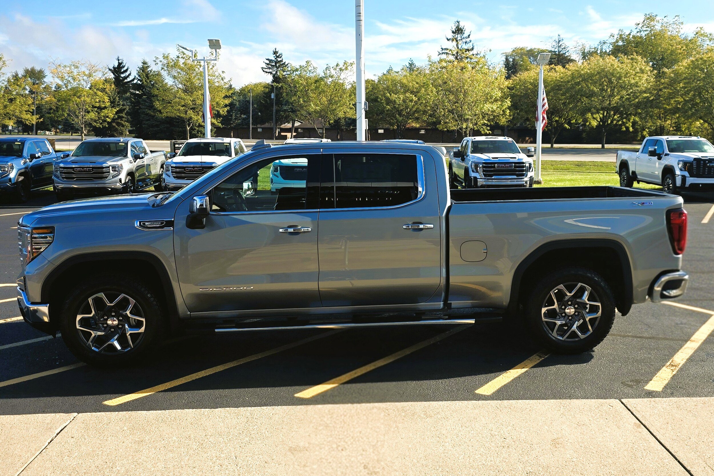 2026 Gmc Sierra 1500 SLT photo 4