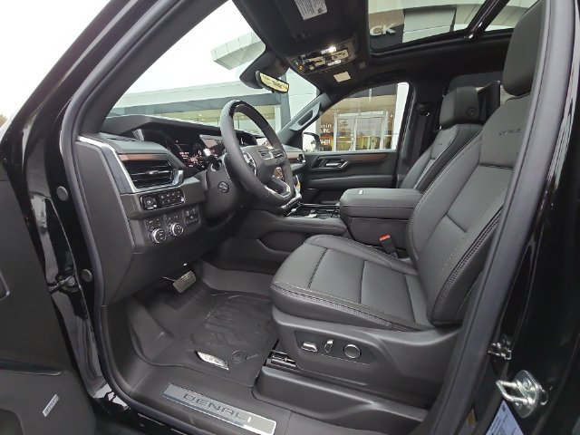 2026 GMC Yukon XL Denali - Photo 10