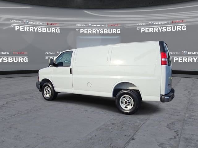 2025 GMC Savana Cargo Work Van - Photo 6