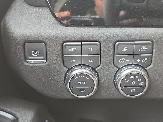2025 GMC Sierra 2500HD SLT - Photo 18