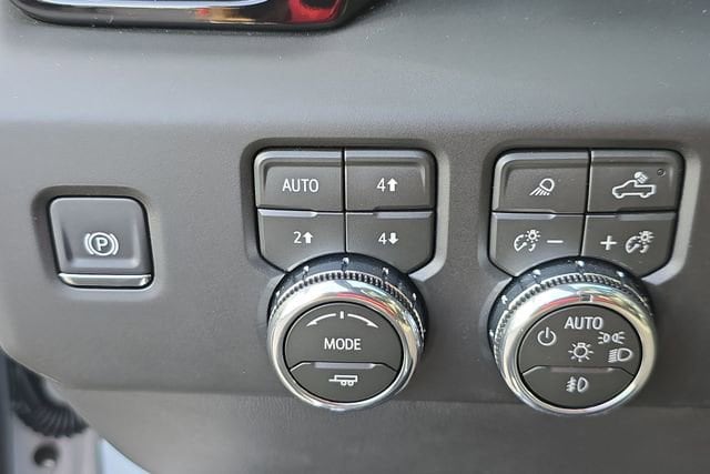 2026 GMC Sierra 1500 AT4X - Photo 18