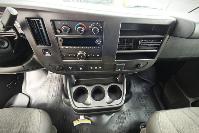 2025 GMC Savana Cargo Work Van - Photo 21