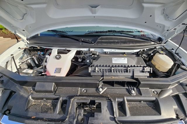 2025 GMC Savana Cargo Work Van - Photo 25