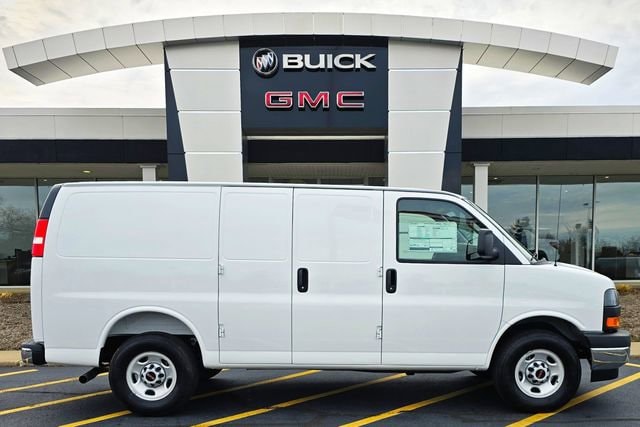 2025 GMC Savana Cargo Work Van - Photo 10