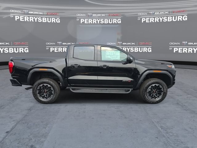 2026 GMC Canyon AT4 - Photo 9