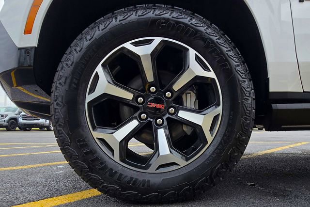 2026 GMC Yukon AT4 - Photo 11