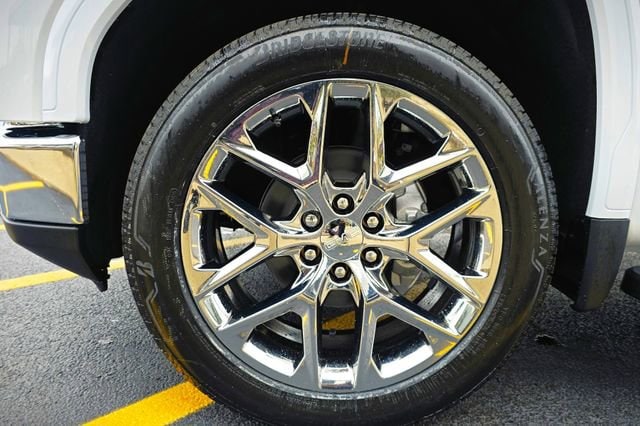 2026 GMC Sierra 1500 SLT - Photo 11