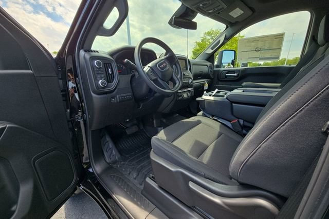 2025 GMC Sierra 2500HD Pro - Photo 10