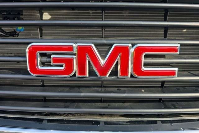 2025 GMC Savana Cargo Work Van - Photo 26