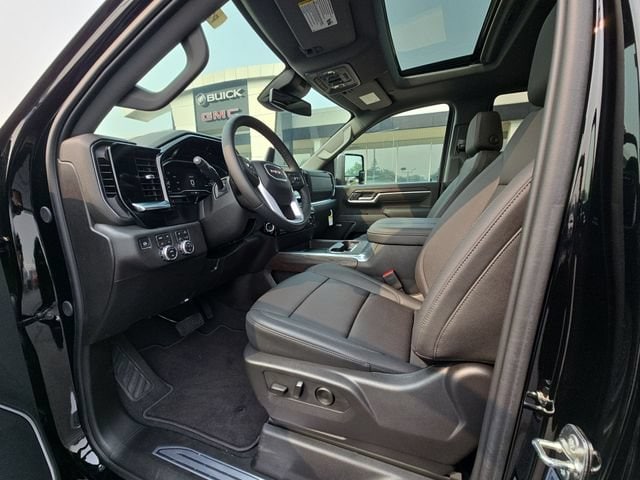 2025 GMC Sierra 2500HD SLT - Photo 10