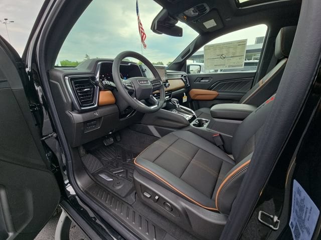 2026 GMC Canyon AT4 - Photo 10