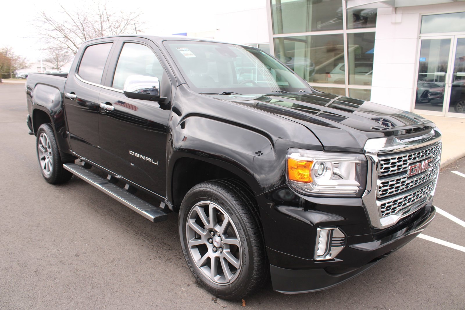 Used 2021 GMC Canyon Denali with VIN 1GTG6EEN0M1210712 for sale in Perrysburg, OH