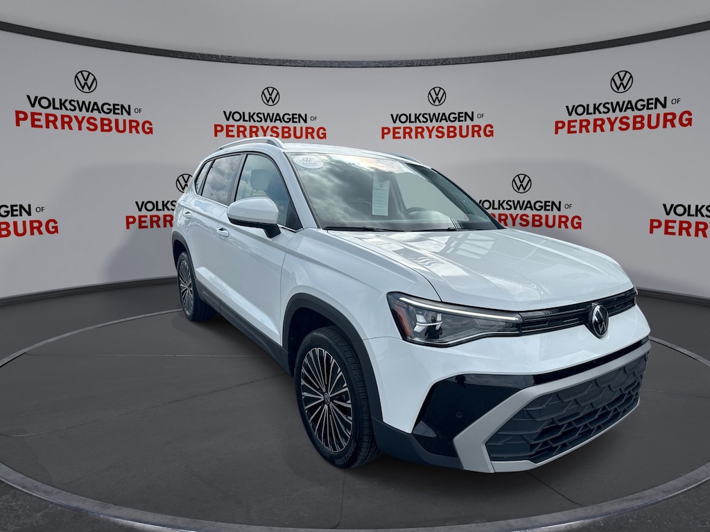 Used 2025 Volkswagen Taos SE w/ IQ Drive SUV