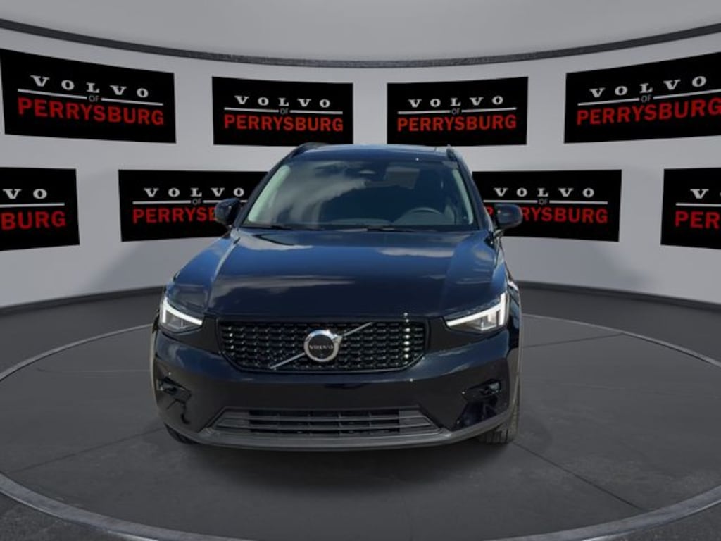 Certified 2023 Volvo XC40 B5 Plus Dark Theme SUV