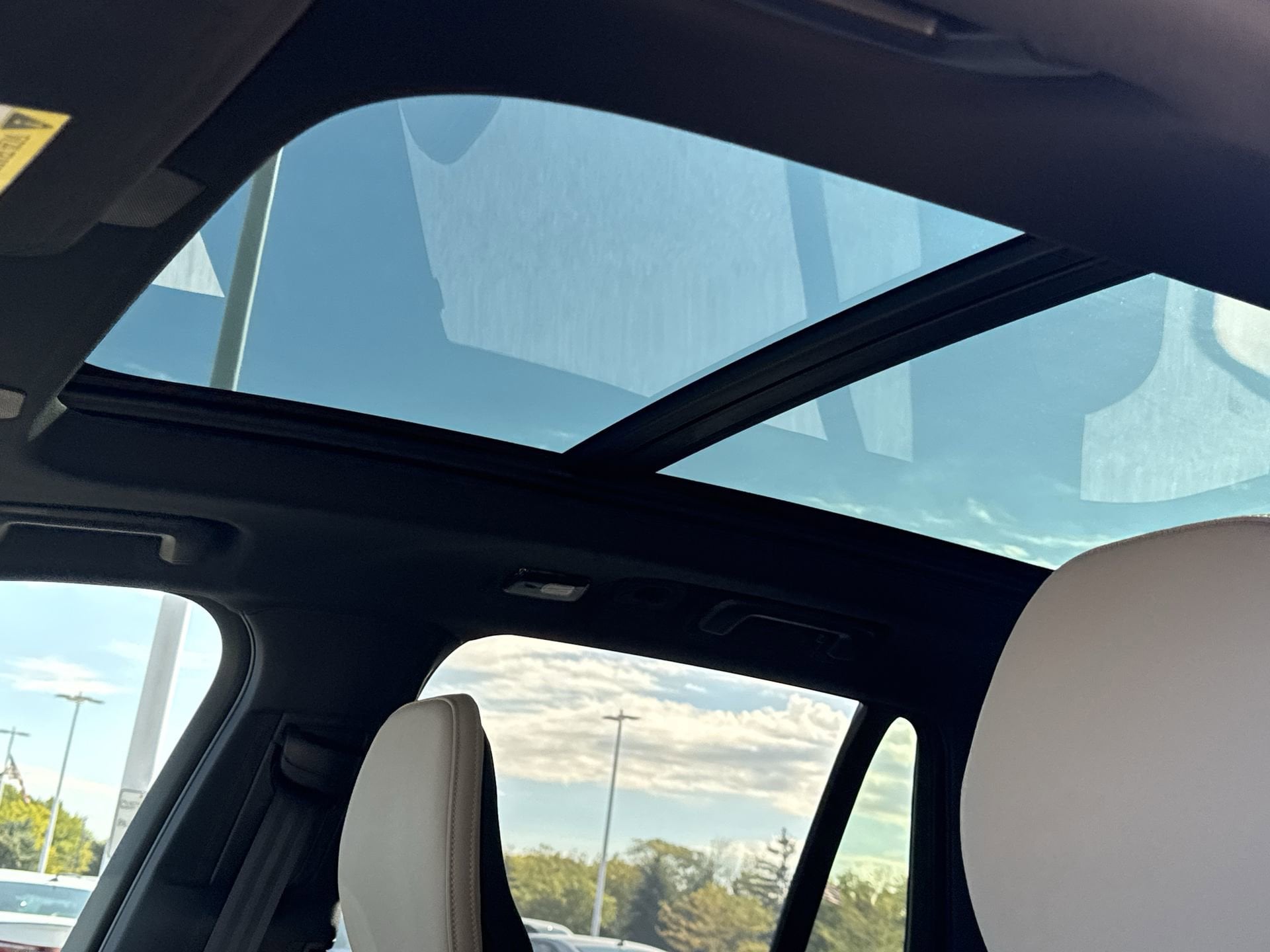 2026 Volvo XC90 Plus - Photo 19