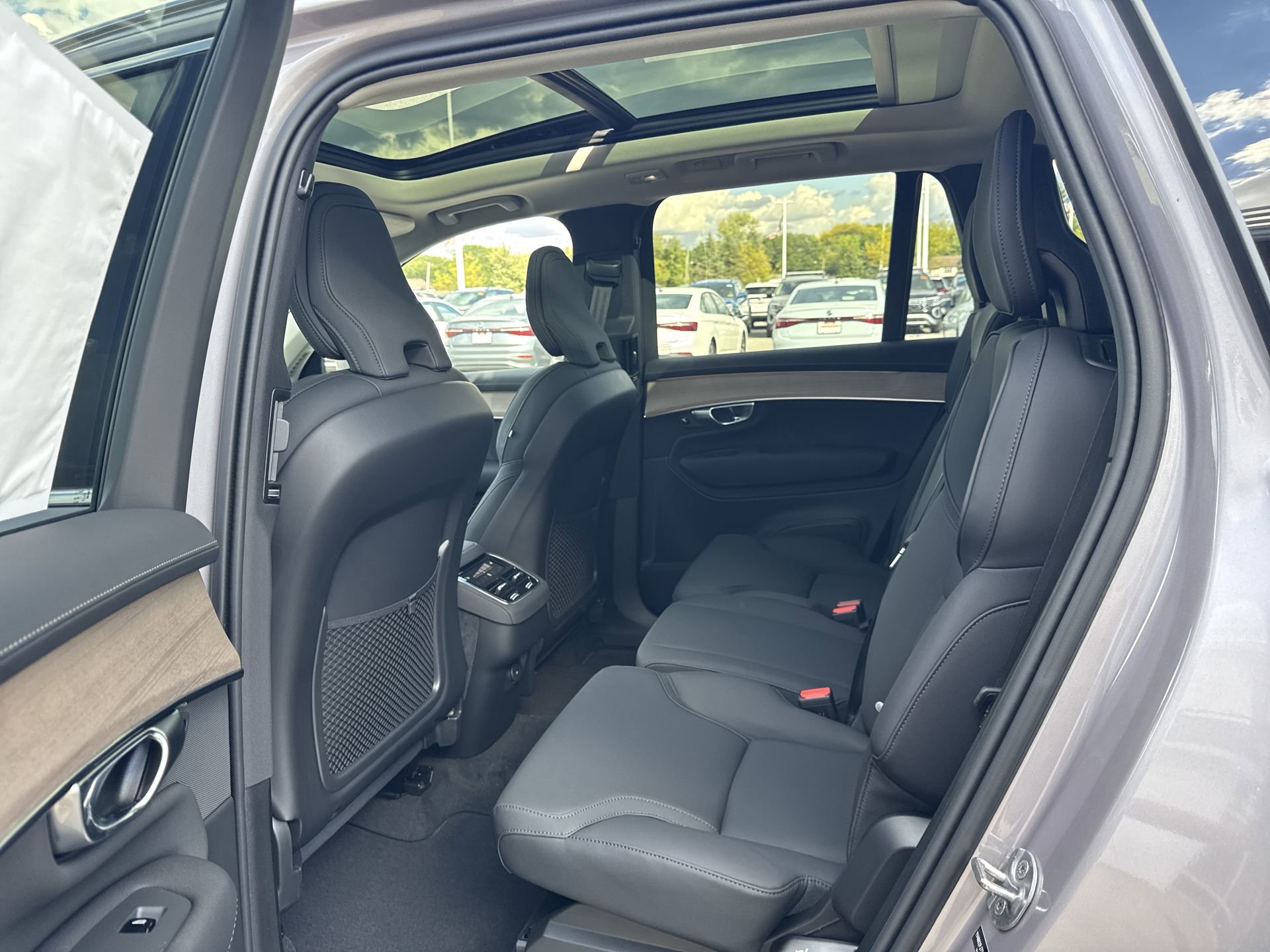 2026 Volvo XC90 Core - Photo 23