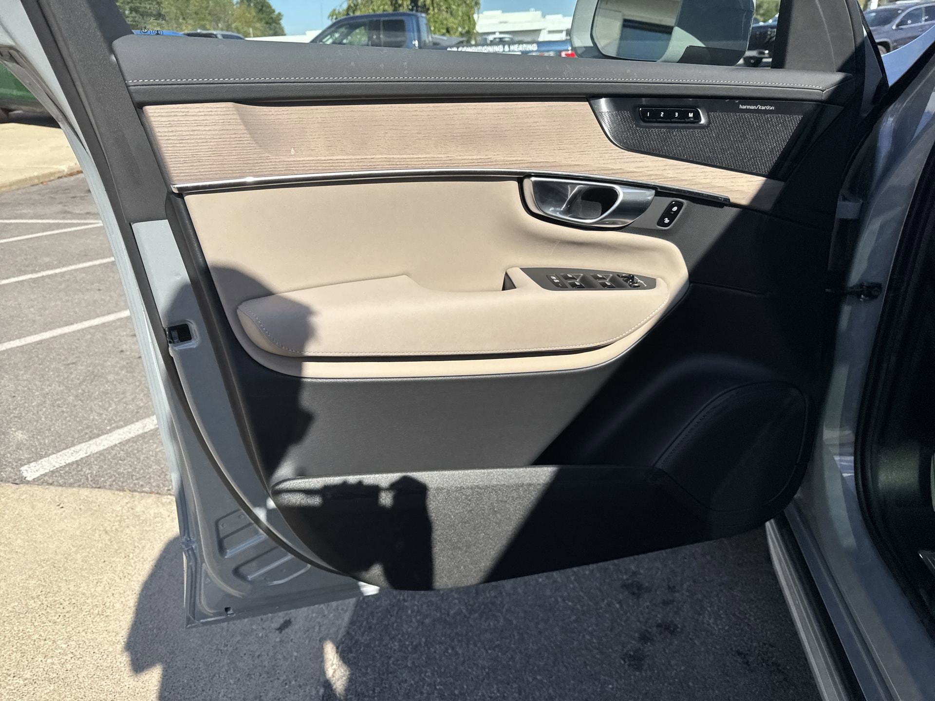2026 Volvo XC90 Plus - Photo 22
