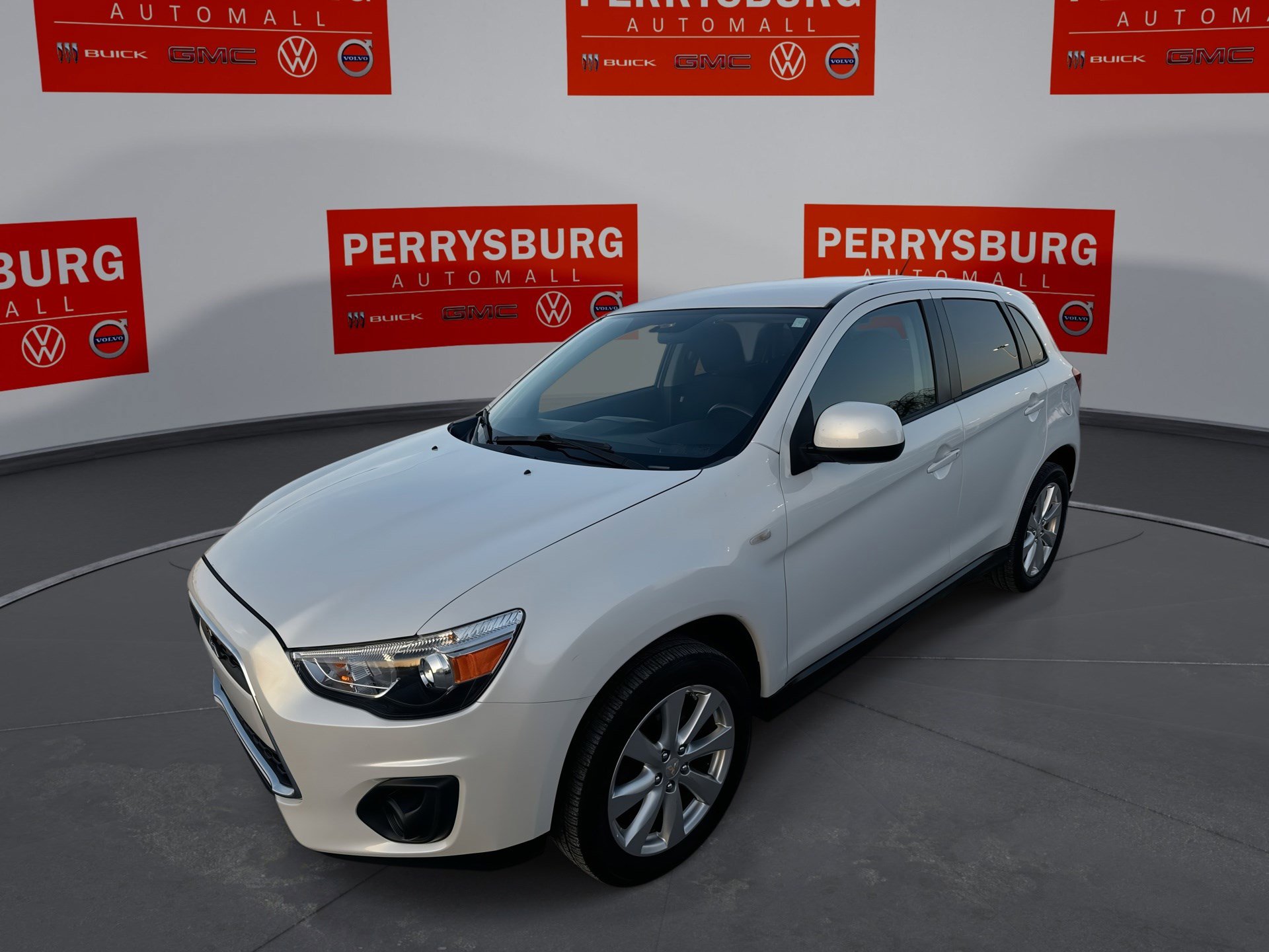2015 Mitsubishi Outlander Sport ES's photo