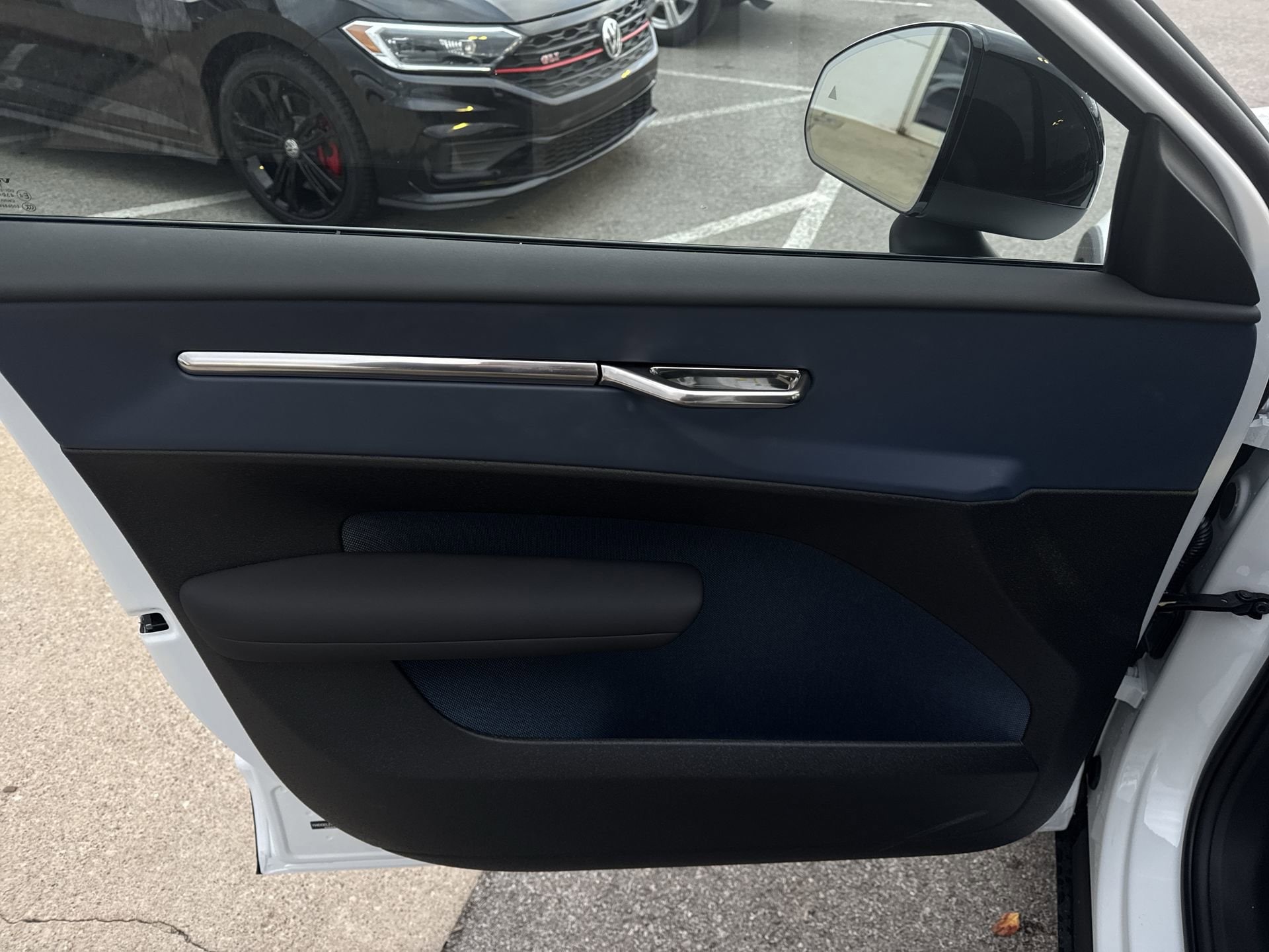 2026 Volvo EX30 Ultra - Photo 23