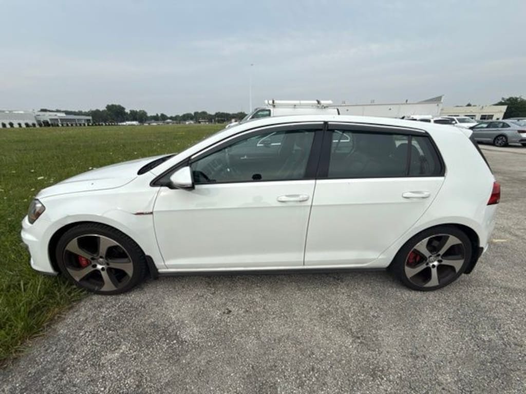 Used 2017 Volkswagen Golf GTI SE Hatchback
