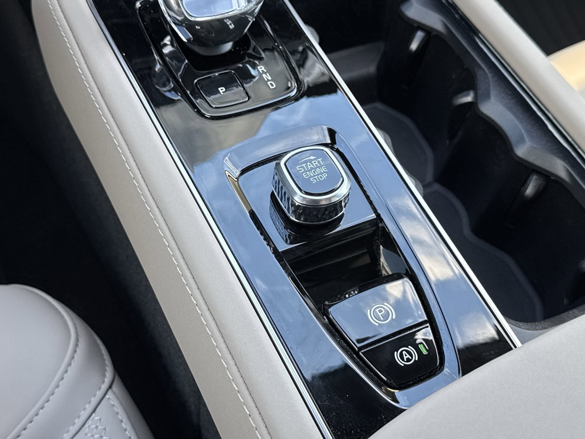 2026 Volvo XC90 Plus - Photo 17