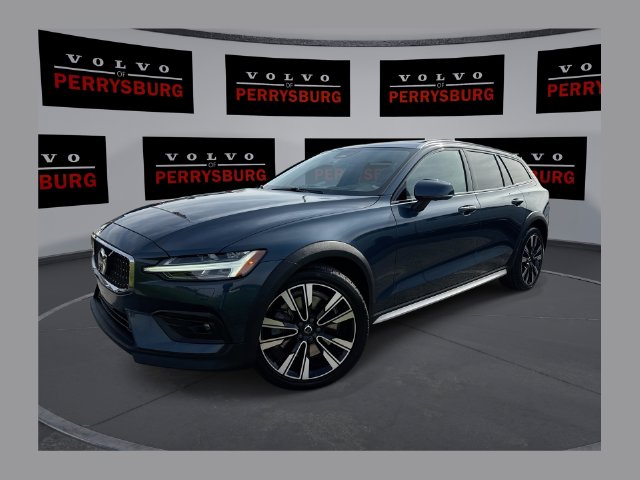 Certified 2024 Volvo V60 Cross Country Ultimate Wagon