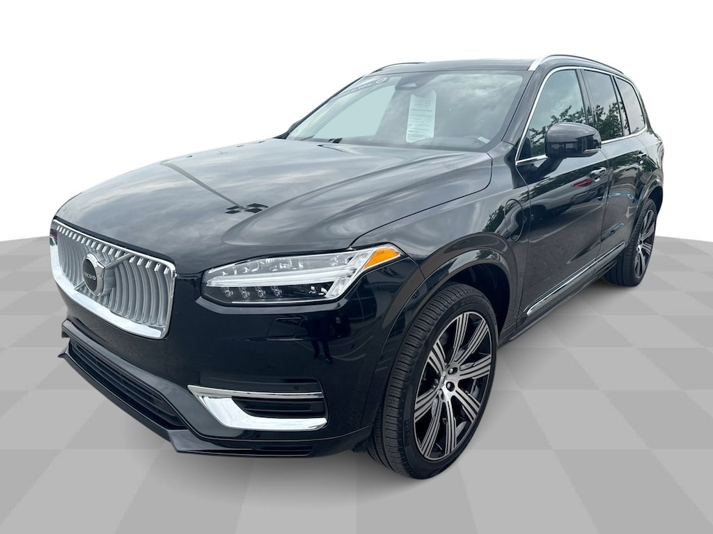 Certified 2025 Volvo XC90 plug-in hybrid T8 AWD Core w/ Climate Pkg & Panoramic Moon SUV
