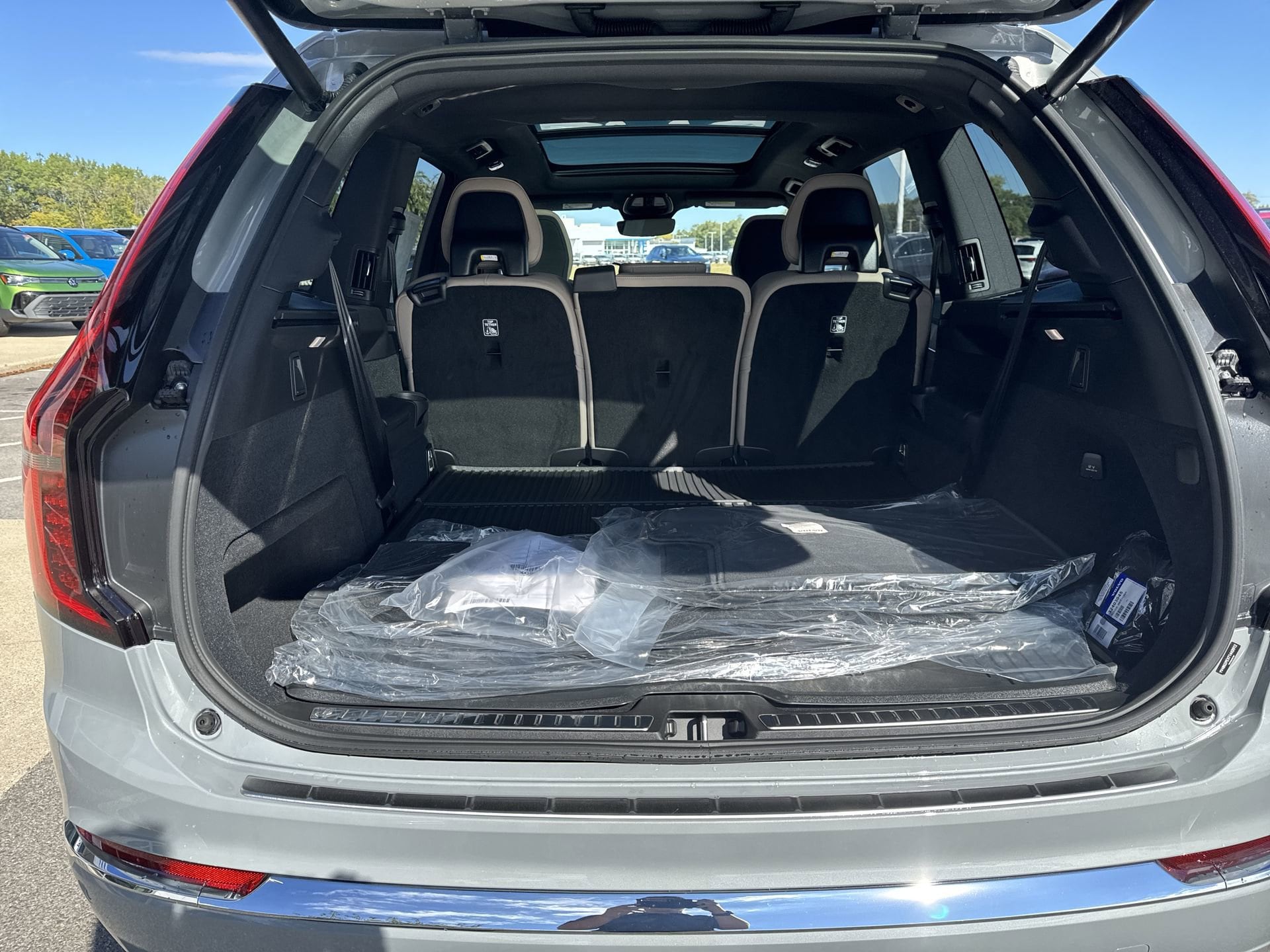 2026 Volvo XC90 Plus - Photo 25