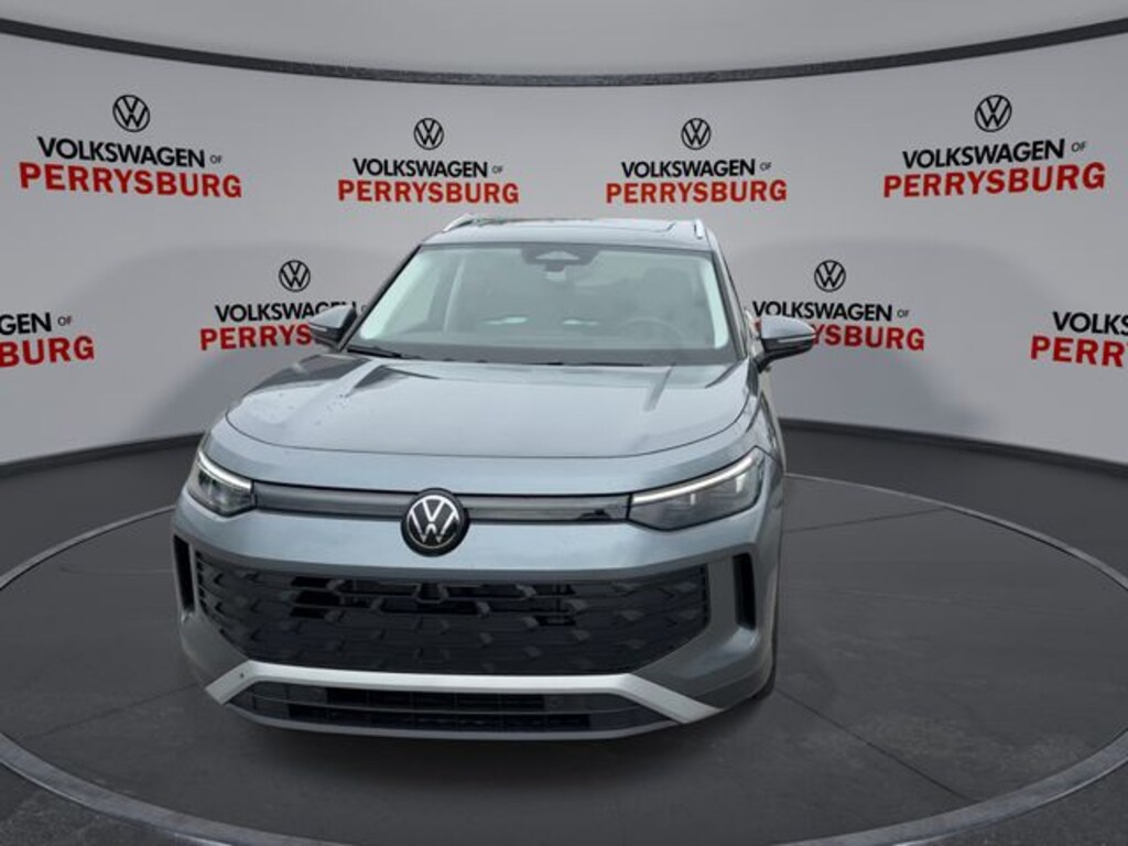 Certified 2025 Volkswagen Tiguan 2.0T SE SUV