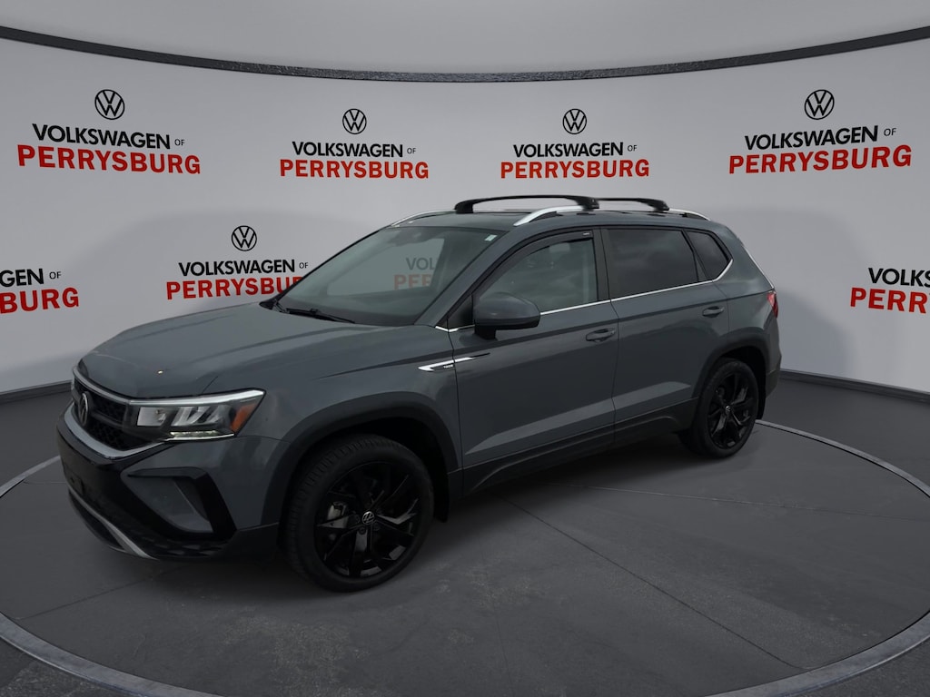 Certified 2022 Volkswagen Taos 1.5T SE w/ IQ Drive & Panoramic Moon SE FWD