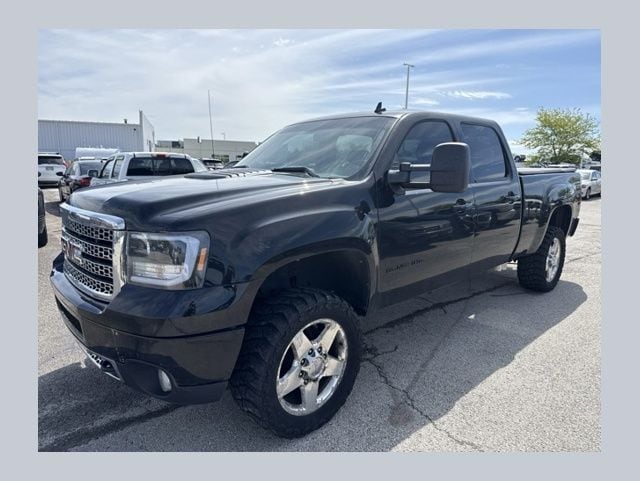 2011 GMC Sierra 4WD Crew Cab Standard Box's photo