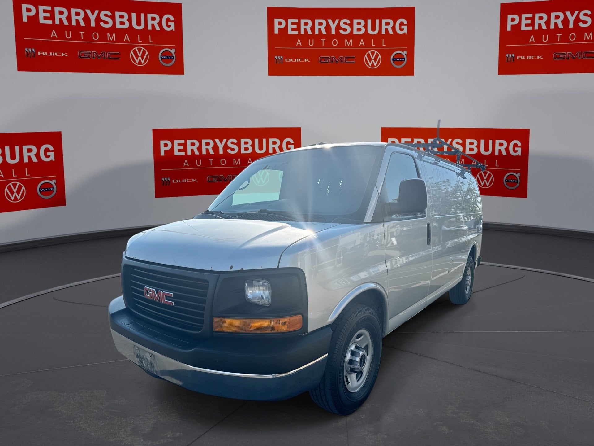 2014 GMC Savana Cargo Work Van's photo