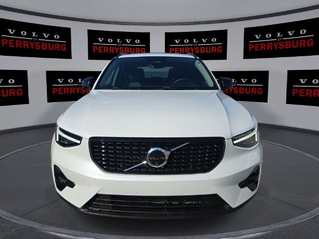 Certified 2025 Volvo XC40 B5 Plus Dark Theme SUV