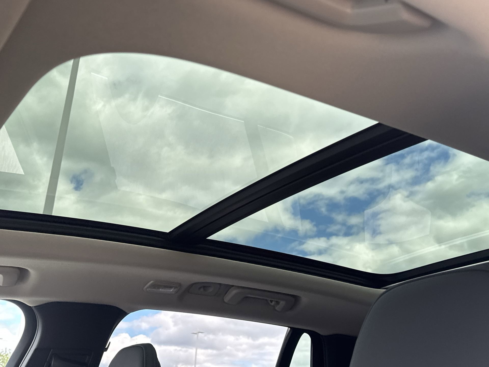 2025 Volvo XC90 Plus - Photo 19