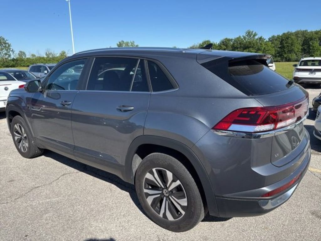 Used 2025 Volkswagen Atlas Cross Sport 2.0T SE SUV