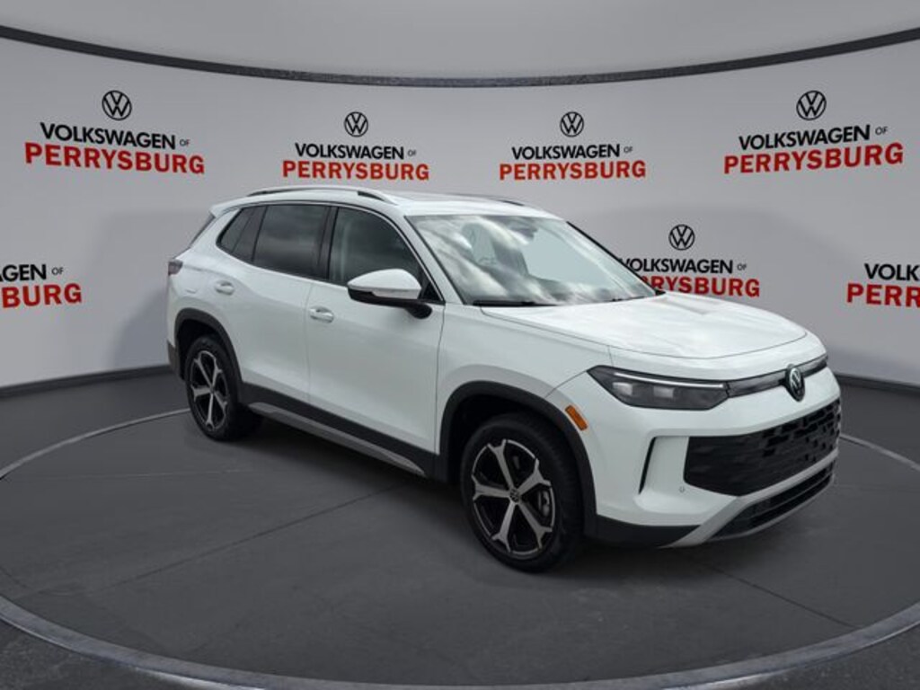 Certified 2025 Volkswagen Tiguan 2.0T SE SUV
