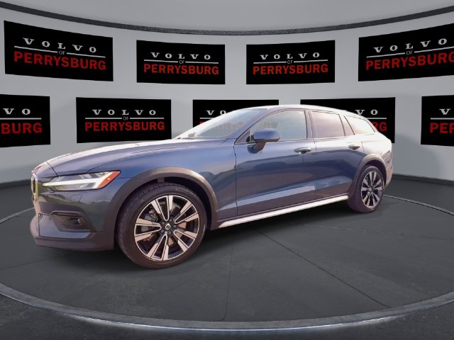 Certified 2024 Volvo V60 Cross Country Ultimate Wagon