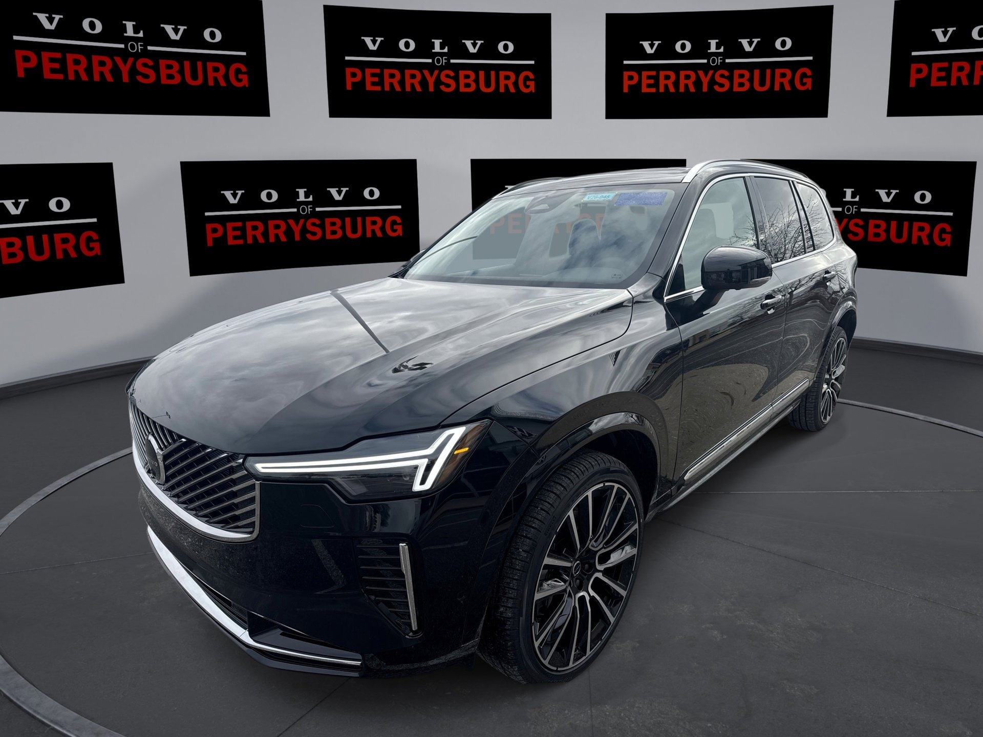 2026 Volvo XC90 Plus's photo