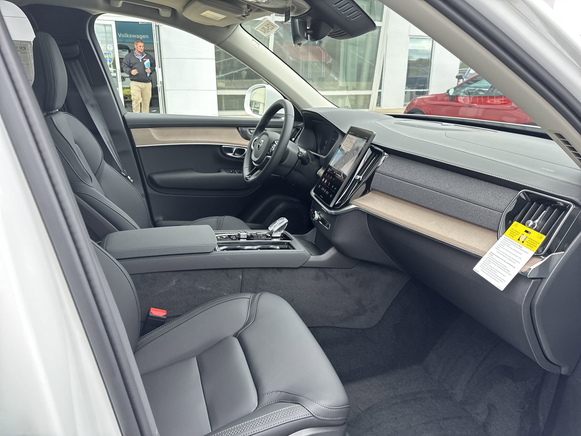 2025 Volvo XC90 Plus - Photo 28