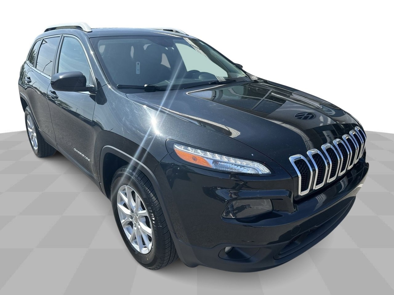 Used 2015 Jeep Cherokee Latitude with VIN 1C4PJMCB2FW610066 for sale in Perrysburg, OH