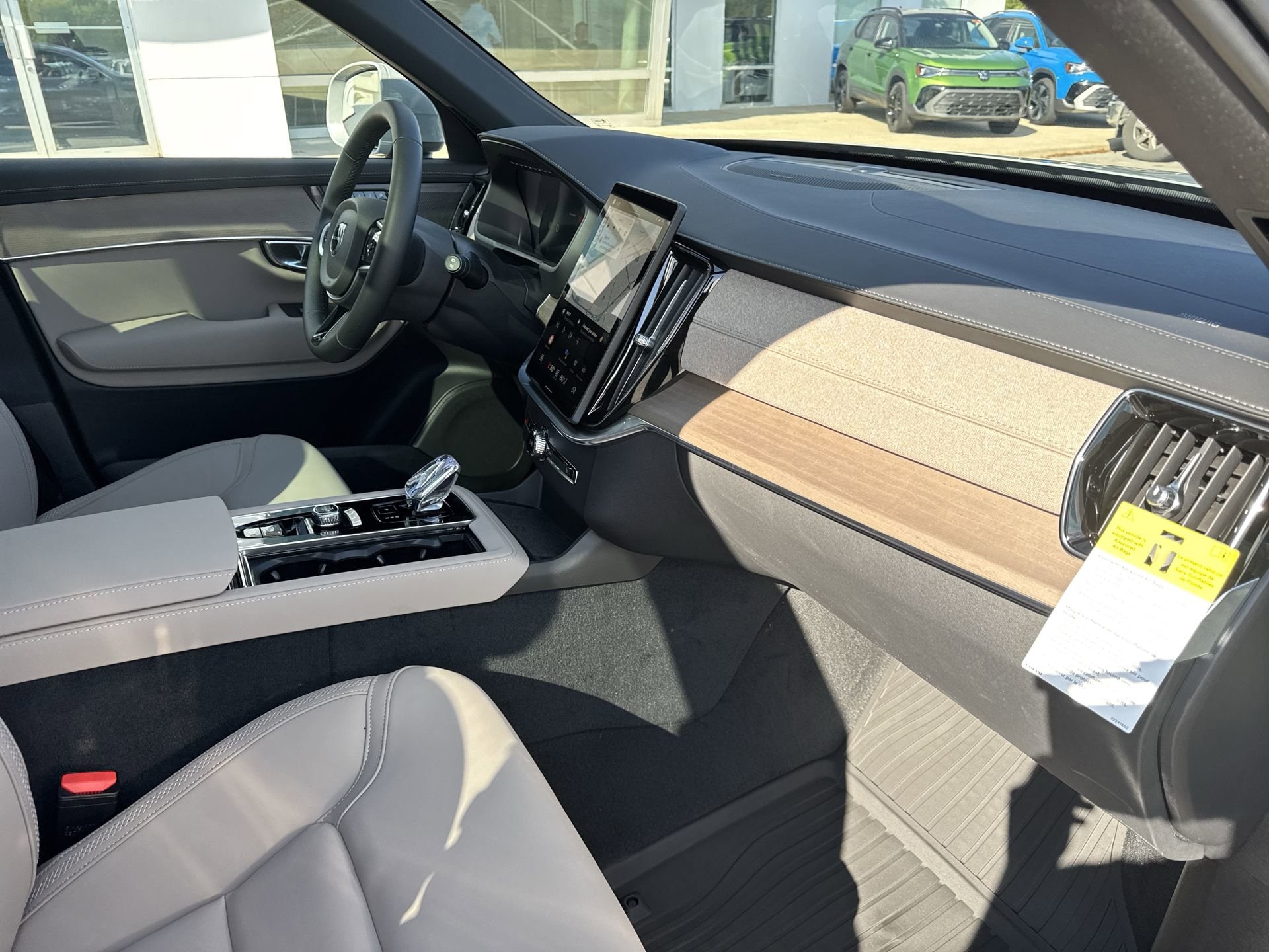 2026 Volvo XC90 Plus - Photo 28