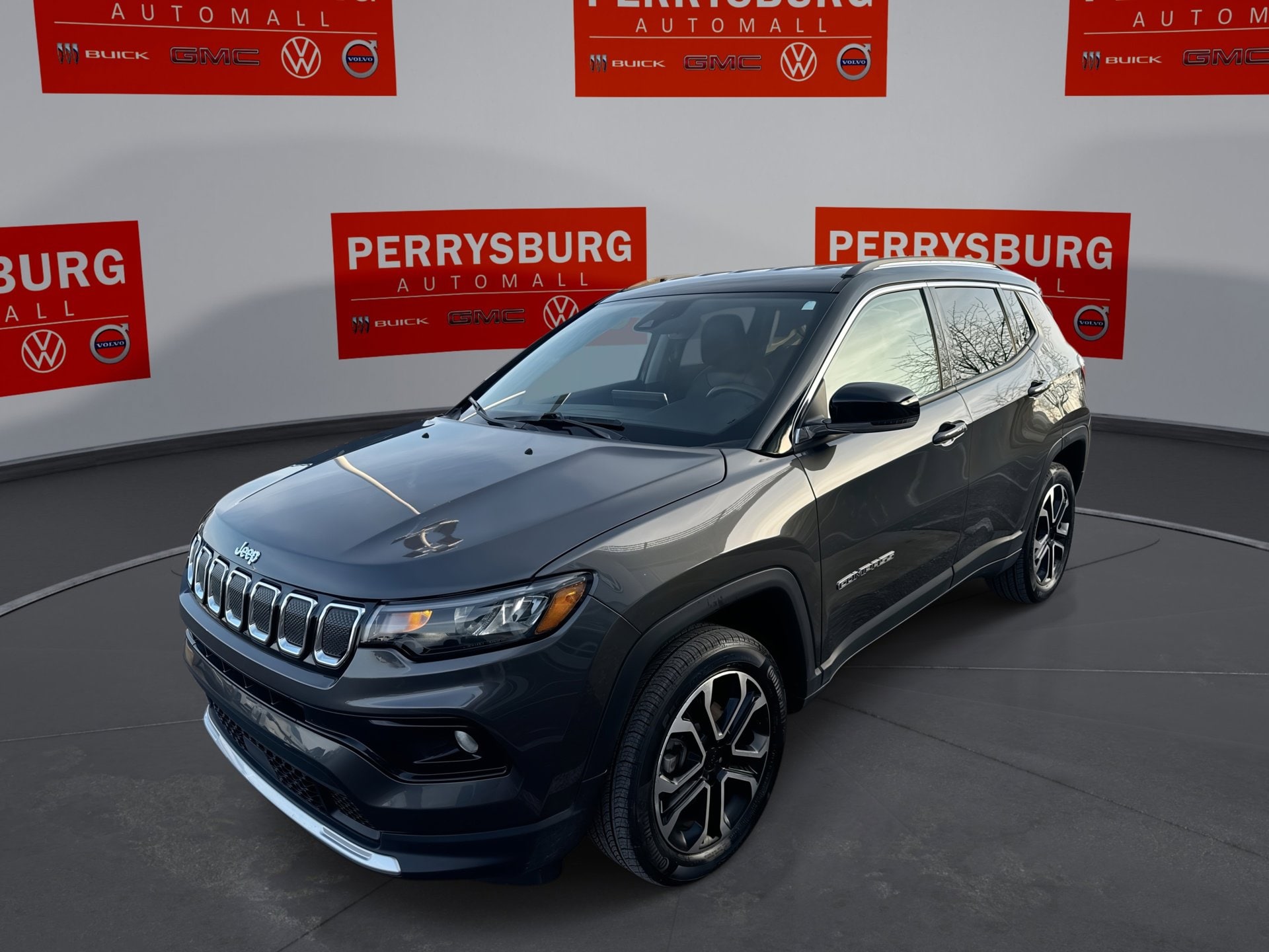 2022 Jeep Compass Limited's photo
