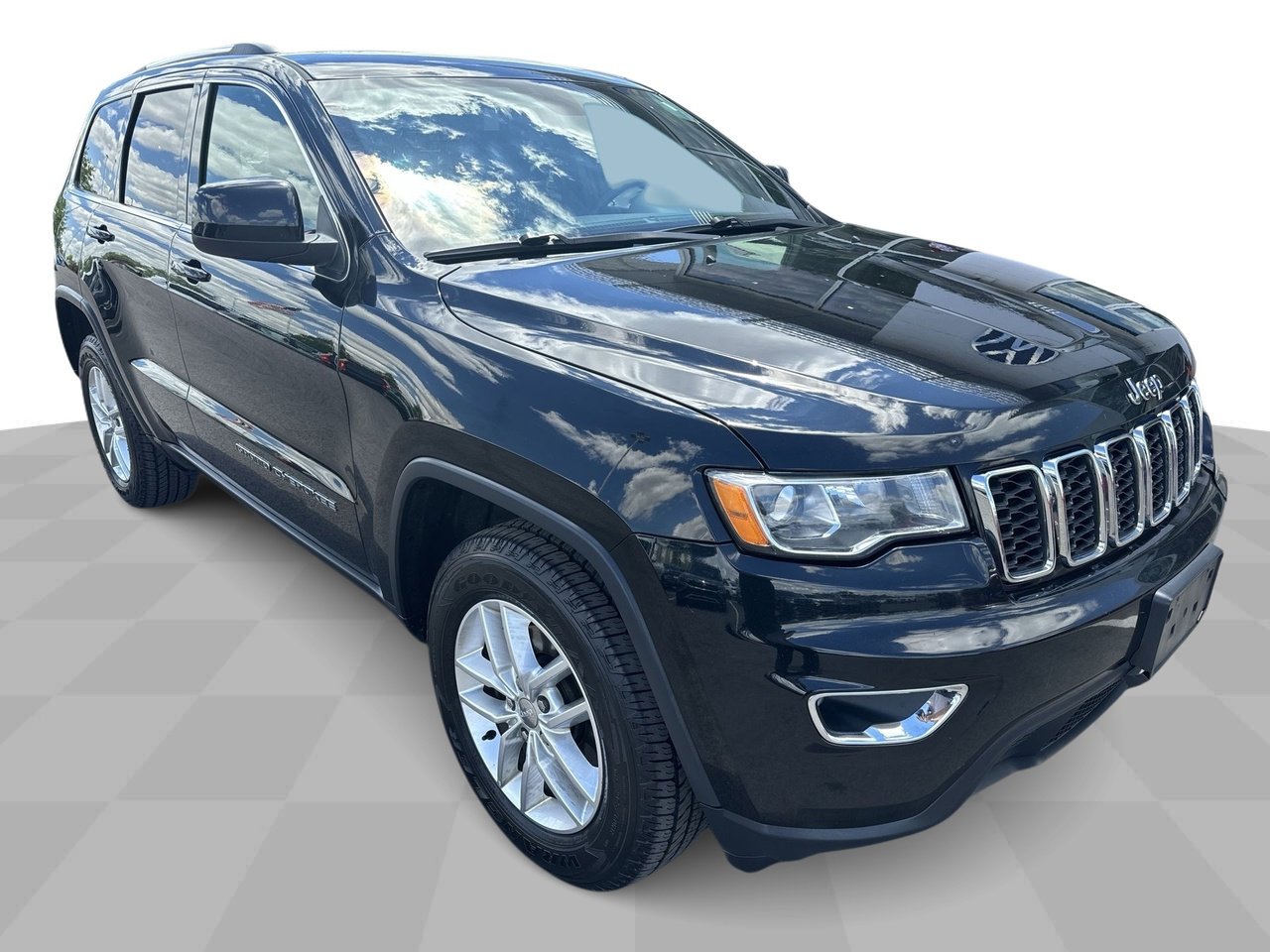 Used 2017 Jeep Grand Cherokee Laredo E with VIN 1C4RJFAG5HC811306 for sale in Perrysburg, OH