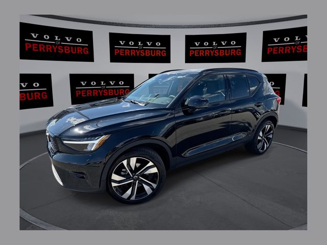 2023 Volvo XC40 B5 Plus Dark AWD's photo