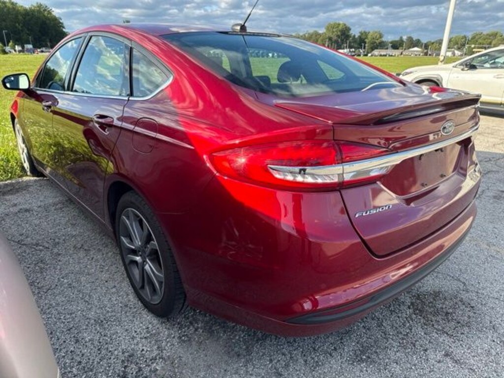 Used 2017 Ford Fusion SE w/ Tech pkg Sedan