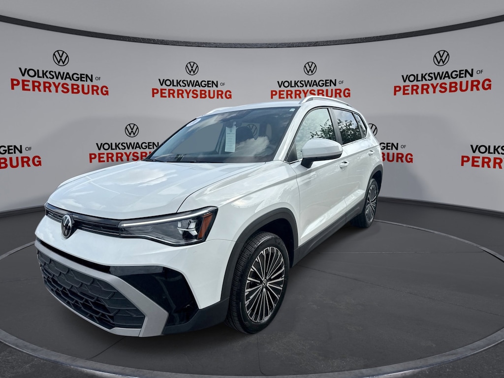 Used 2025 Volkswagen Taos SE w/ IQ Drive SUV