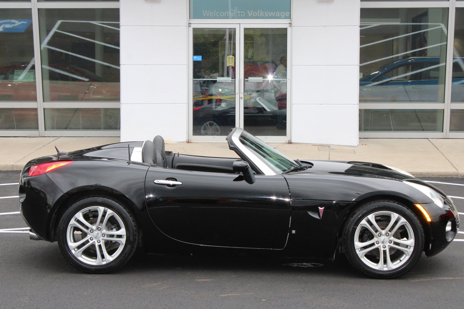 Used 2007 Pontiac Solstice  with VIN 1G2MB35B17Y105895 for sale in Perrysburg, OH