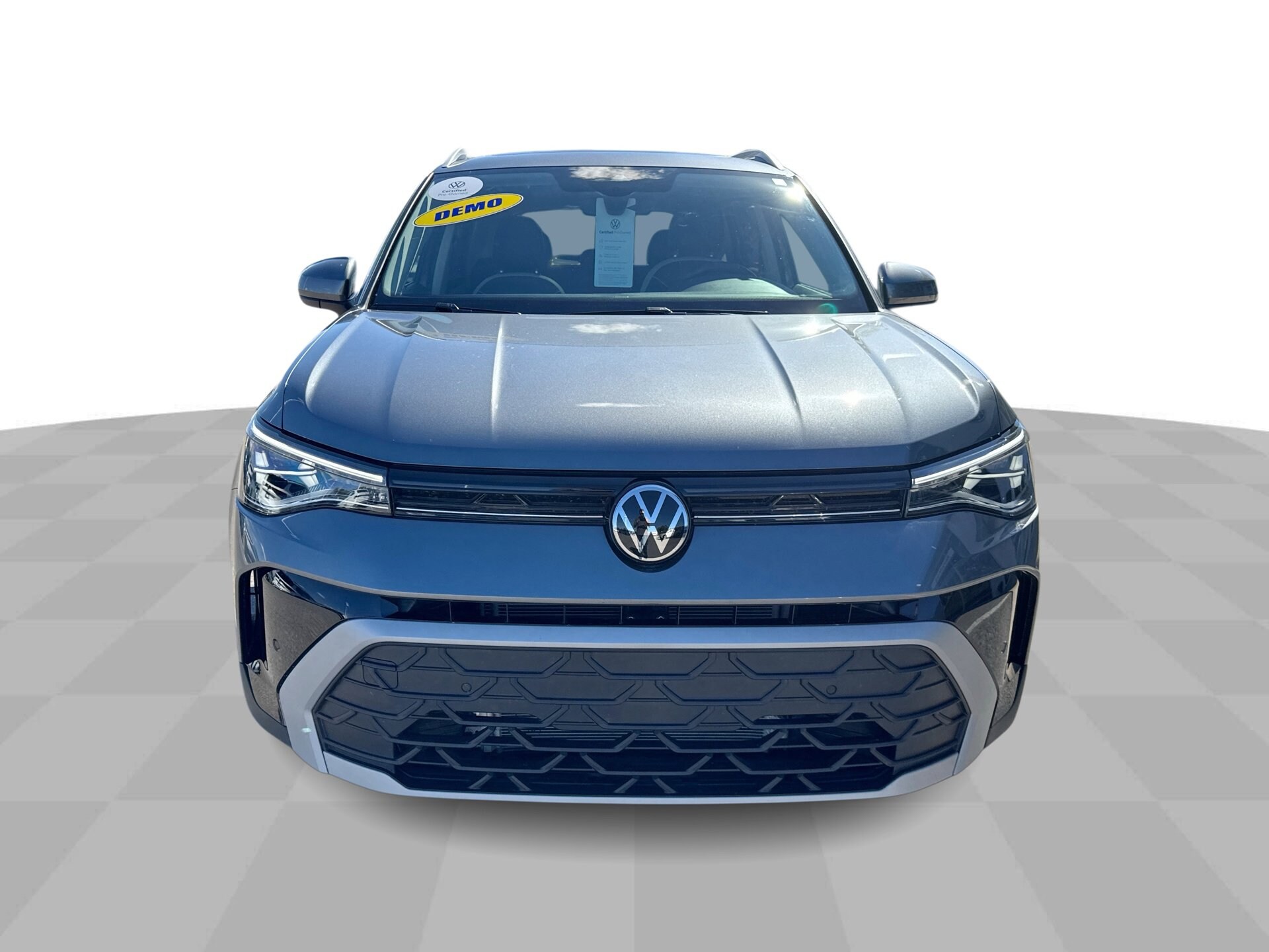 2025 Volkswagen Taos SE photo 3