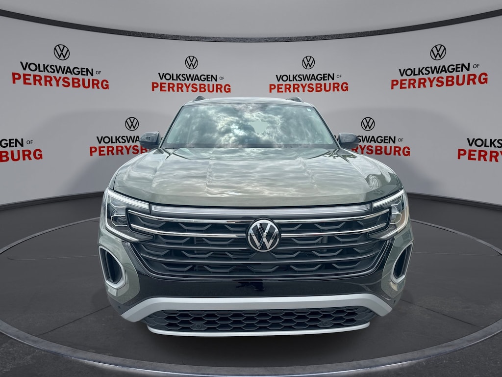 Used 2025 Volkswagen Atlas 4Motion Peak Edition w/ Captains Chairs & Panorami SUV