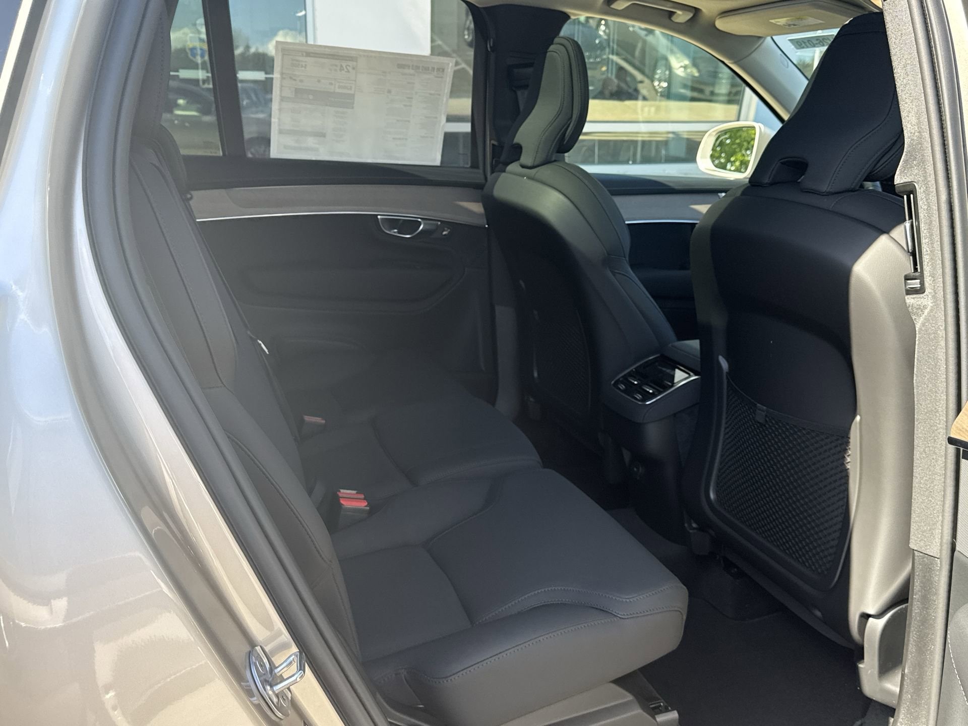 2026 Volvo XC90 Plus - Photo 26